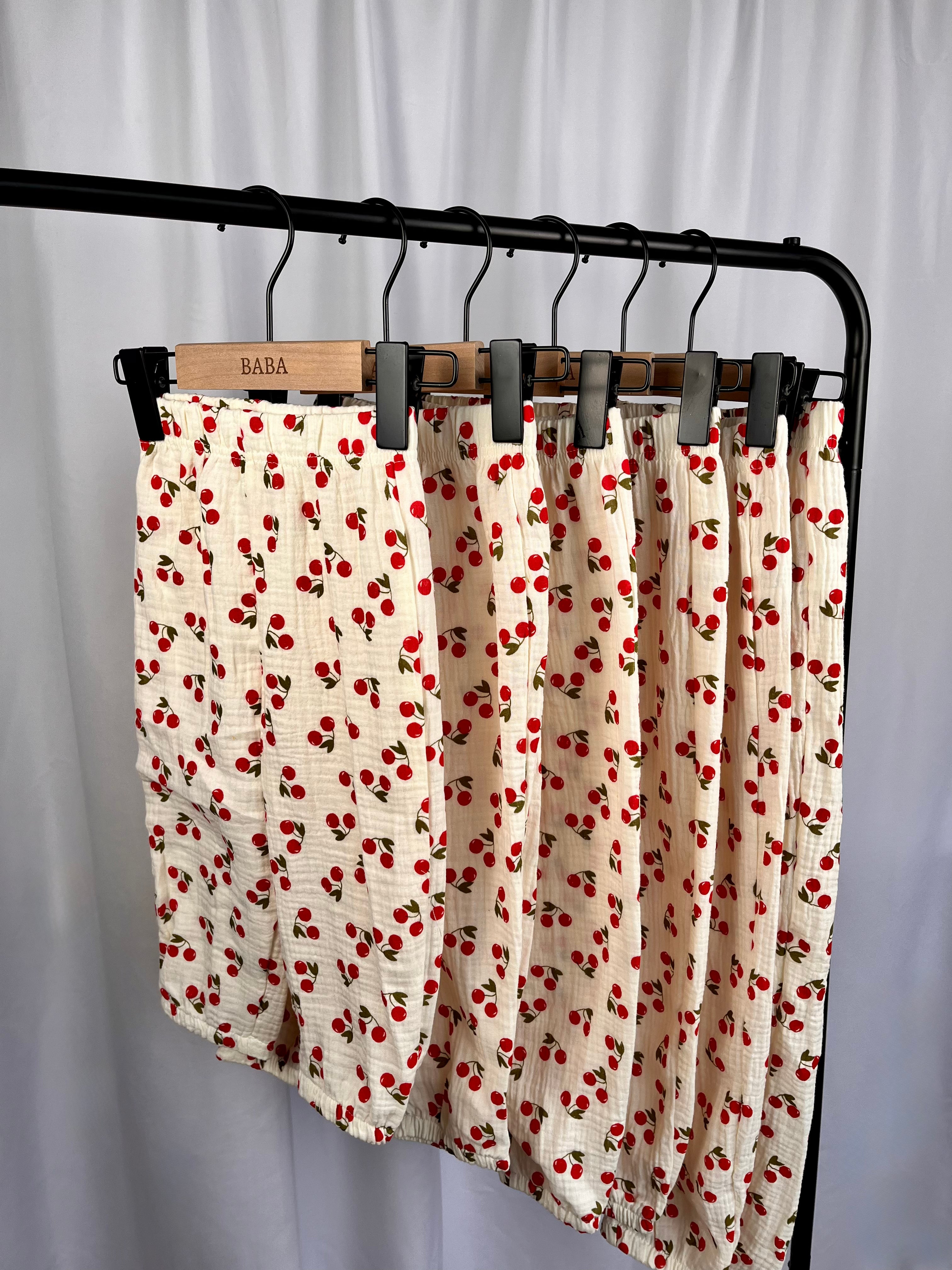 Cherry trouser image 3